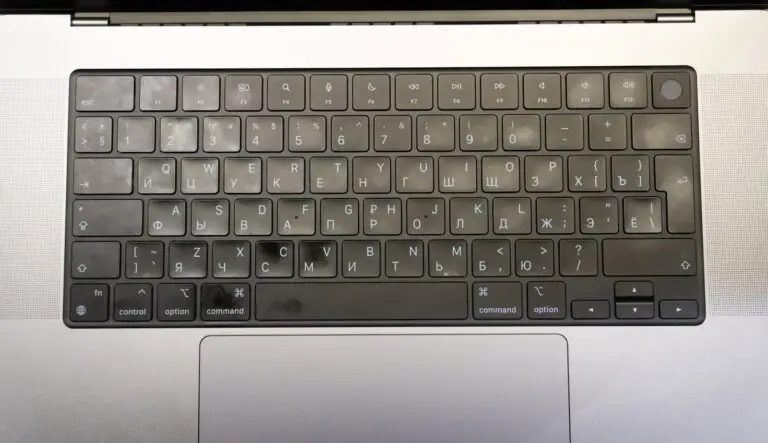 Tastatur med flere tegn som illustrerer IDN-domener med æ ø og å